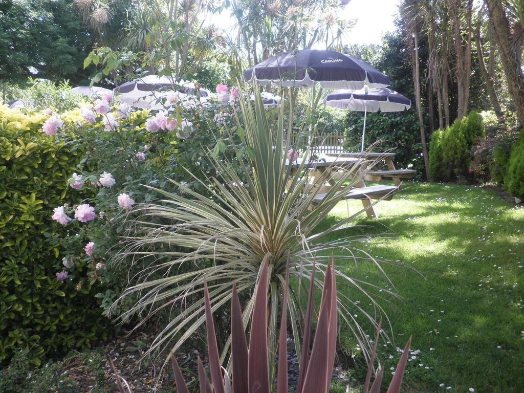 Longfrie Inn Saint Saviour Bagian luar foto