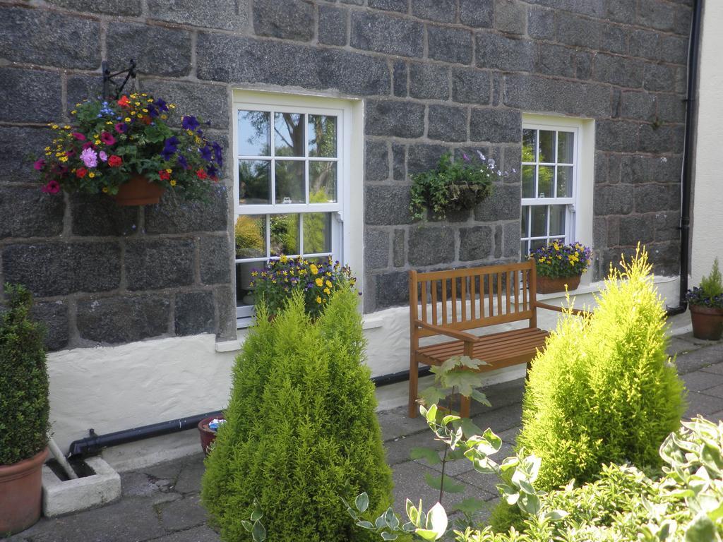 Longfrie Inn Saint Saviour Bagian luar foto